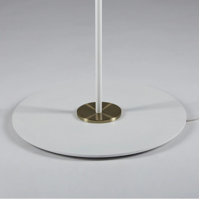 Cerámica esmaltada blanca _ White glazed ceramic Diámetro 13cm, altura 15cm. Peso 0,600kg _ Diameter 13cm, height 15cm. Weight 0,600kg Lámpara Gota, E27 220-240v (51).jpg